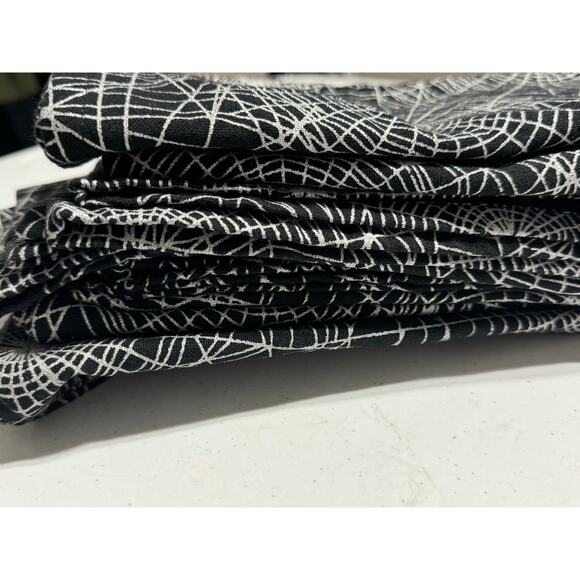 Rachel Zoe Metallic Spiderweb Halloween Napkins Set 8 - Picture 5 of 8